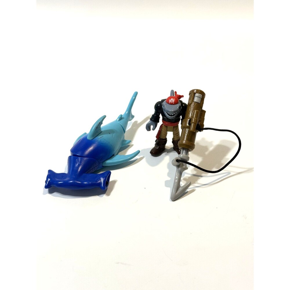 Fisher-Price Imaginext Blue Hammerhead Shark Harpoon & Shark Pirate Red Bandana